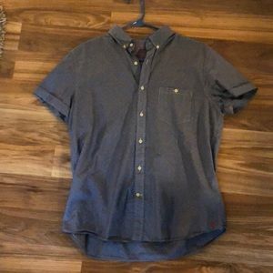 American eagle men’s short sleeve button down